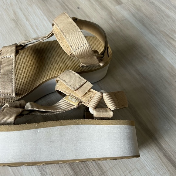 Teva Tan Platform Sandals - Picture 2 of 6